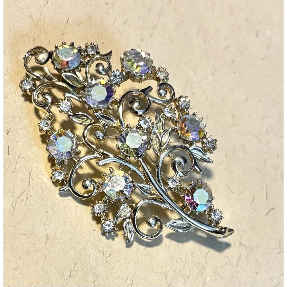 Vintage Coro ‎ AB Brooch